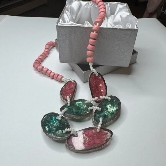 Bead and Resin Necklace - Picture 1 of 5